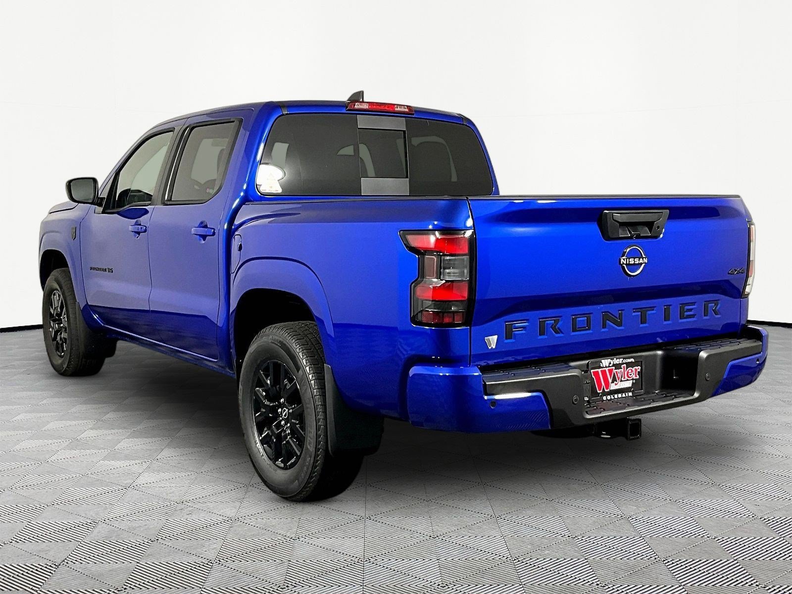 New 2027 Nissan Frontier SV w/ SV Convenience Package AWD/4WD image 4