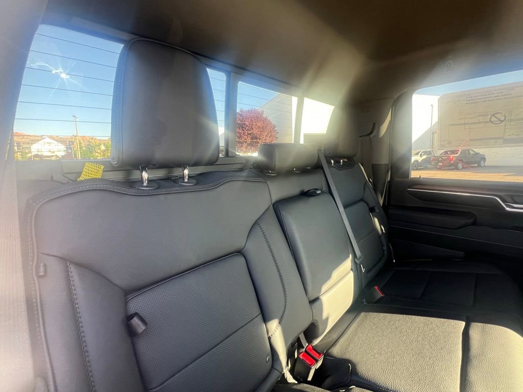 New 2025 GMC Sierra 2500 Denali w/ Denali Reserve Package image 14