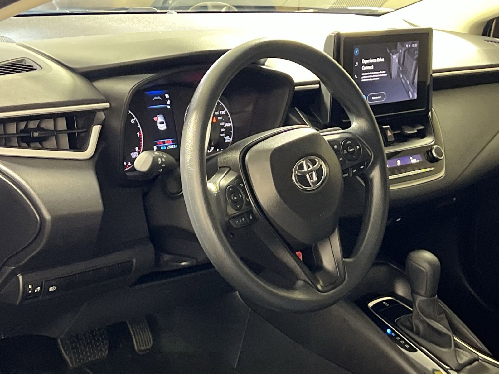 Used 2025 Toyota Corolla LE FWD image 13