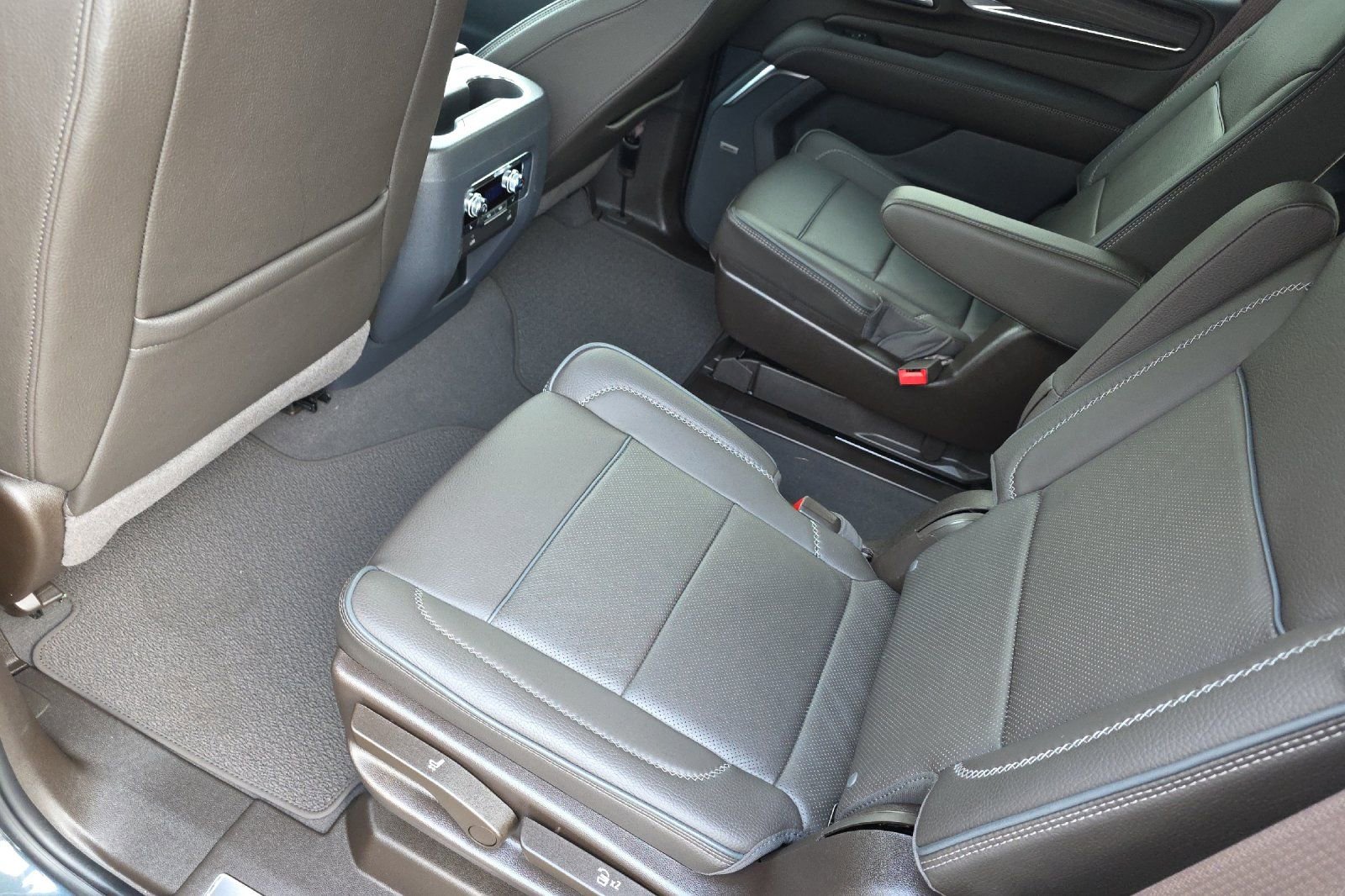 Used 2022 GMC Yukon Denali image 12