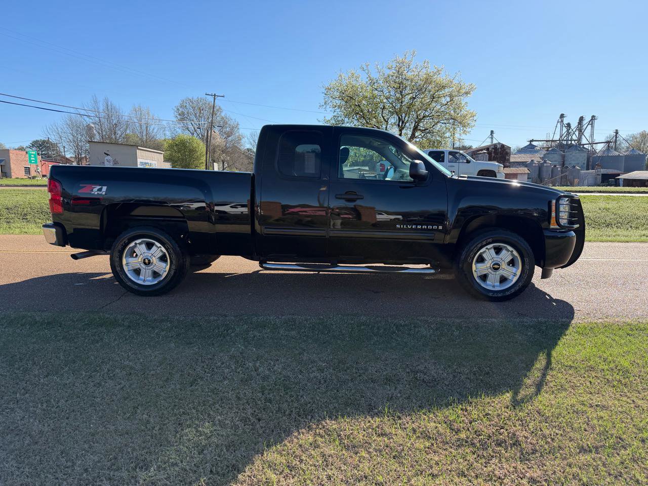 Used 2009 Chevrolet Silverado 1500 LT w/ Power Pack Plus AWD/4WD image 5