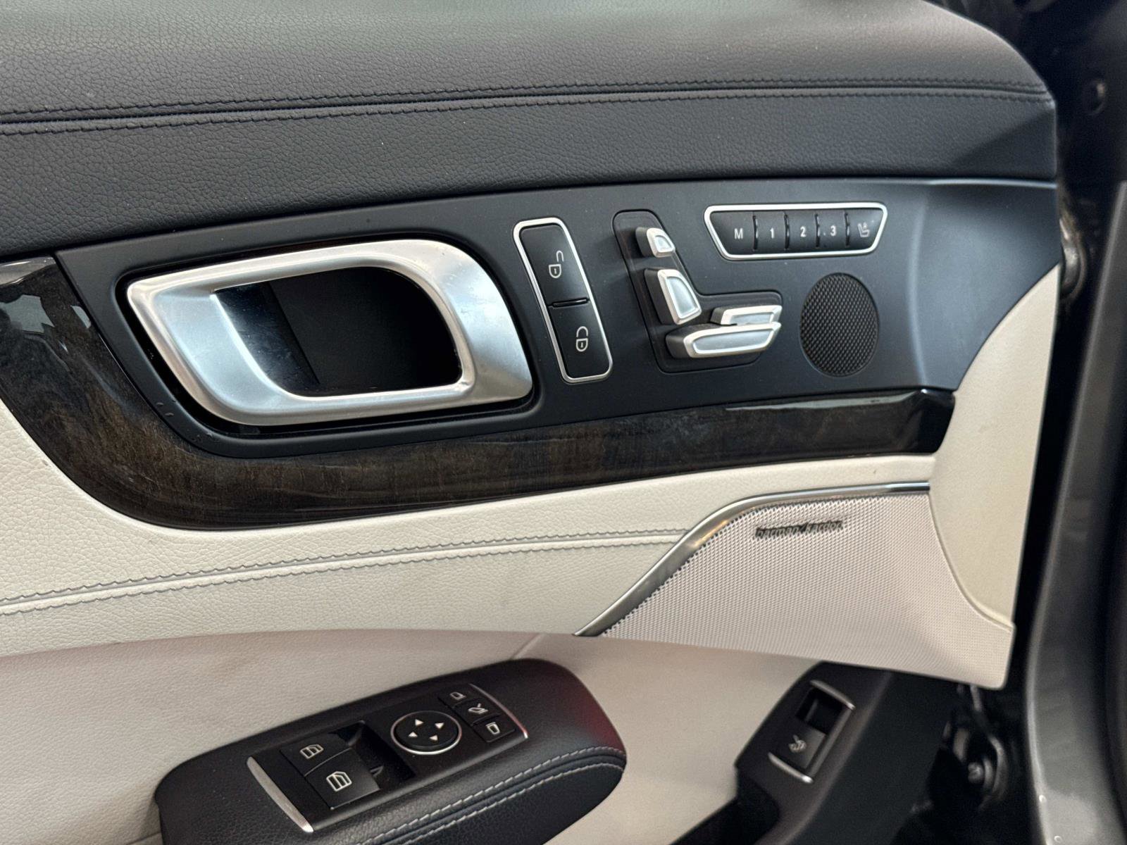 Used 2017 Mercedes-Benz SL 550 image 12