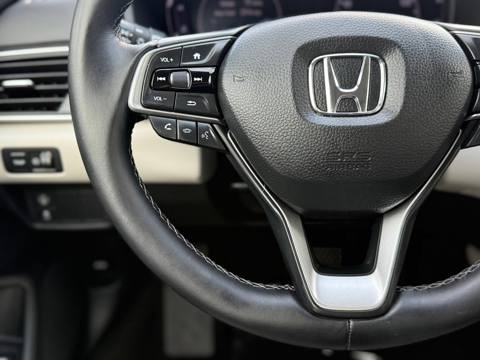 Used 2018 Honda Accord EX-L image 26