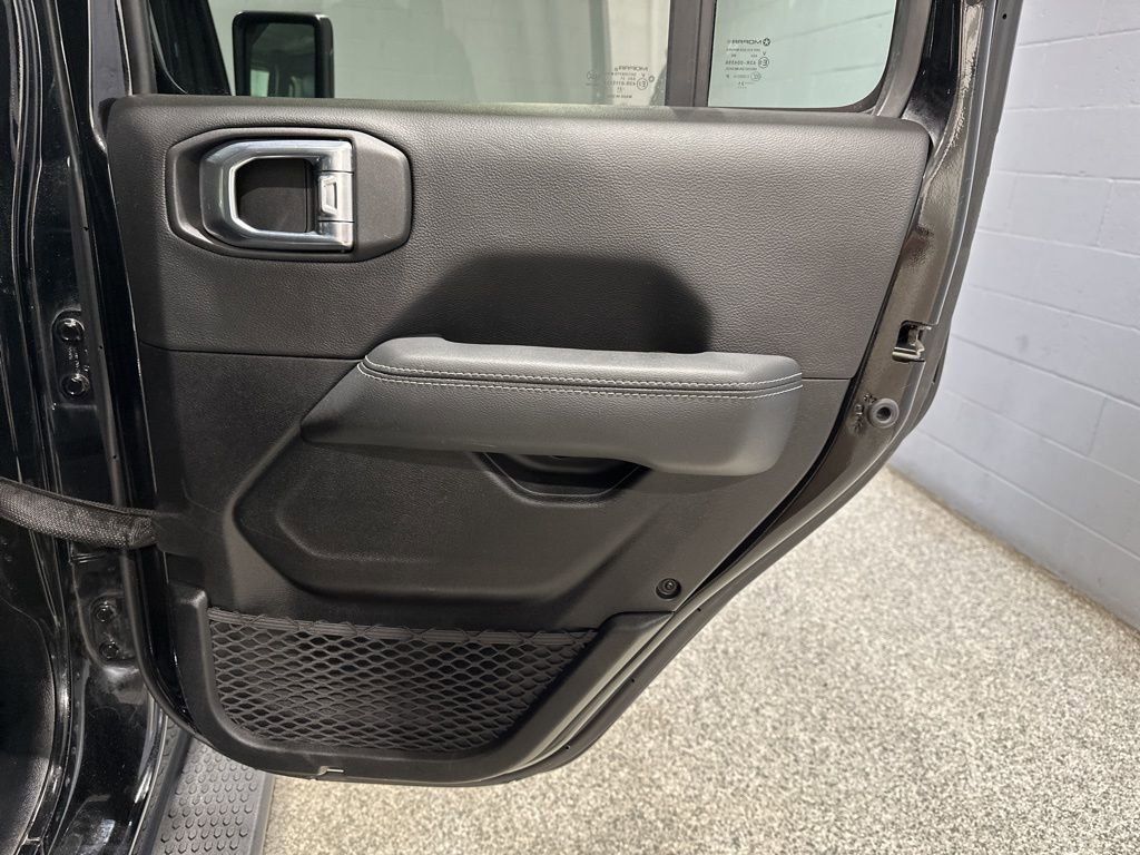 Used 2021 Jeep Wrangler Unlimited Sahara w/ Cold Weather Group AWD/4WD image 19