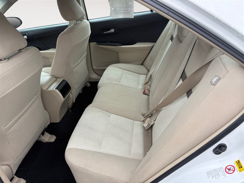 Used 2013 Toyota Camry LE FWD image 14