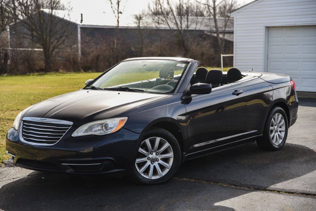 Used 2012 Chrysler 200 Touring FWD image 28