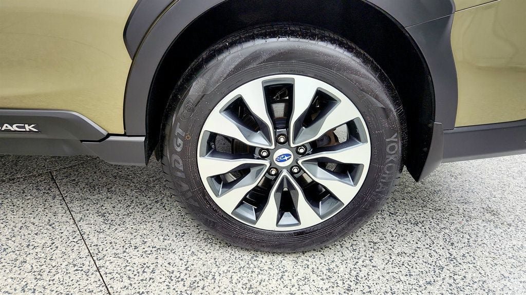 Used 2023 Subaru Outback Limited AWD/4WD image 9