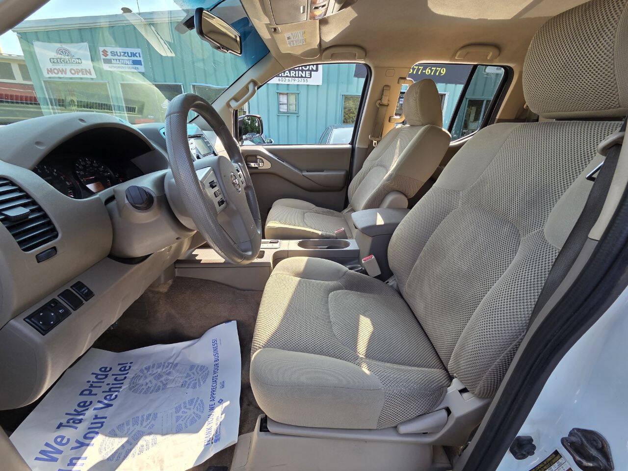 Used 2014 Nissan Frontier SV w/ SV Value Truck Package RWD image 19