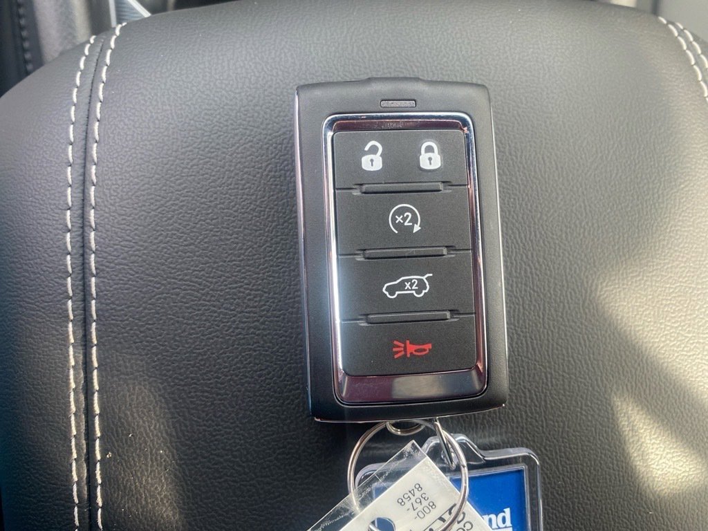 New 2025 Jeep Grand Cherokee Limited w/ Black Appearance Package image 30