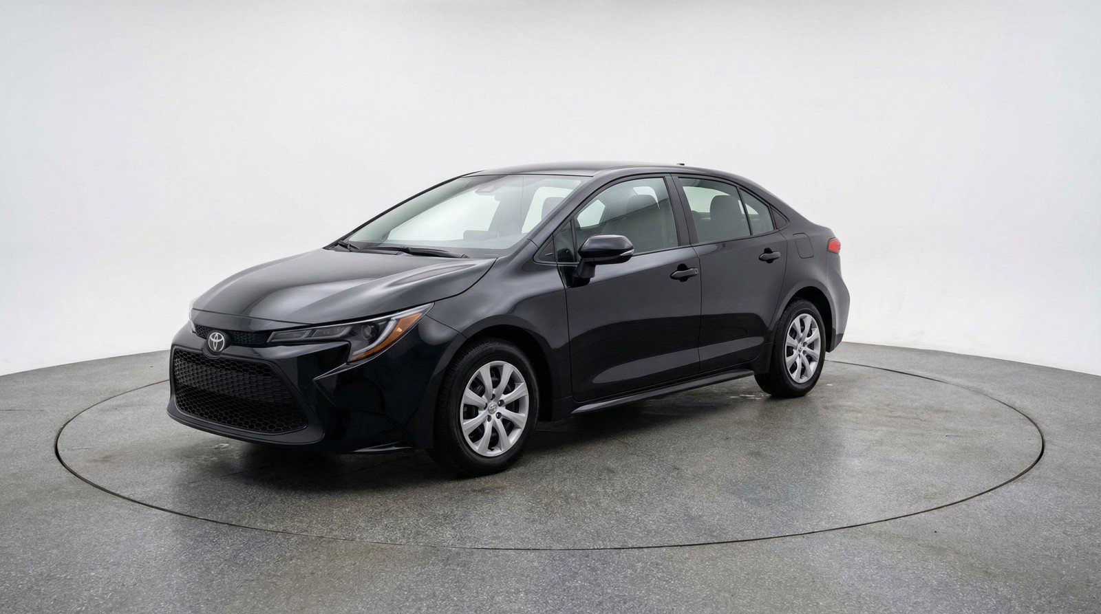 Used 2025 Toyota Corolla LE image 3