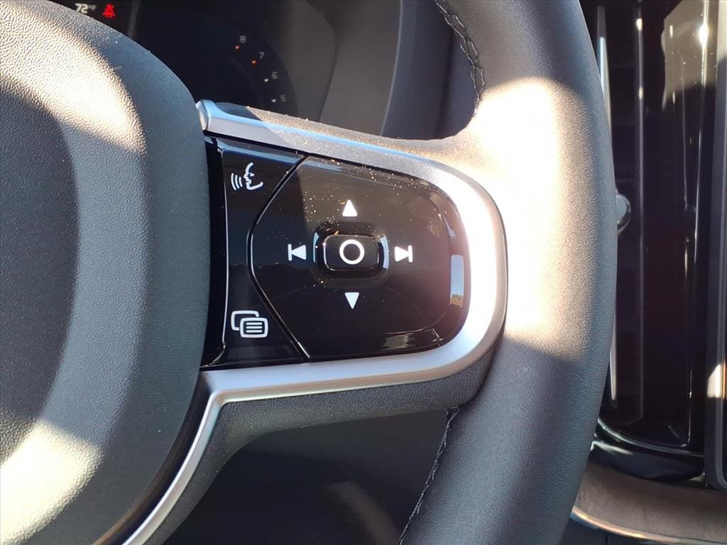 New 2026 Volvo XC60 B5 Core AWD/4WD image 21