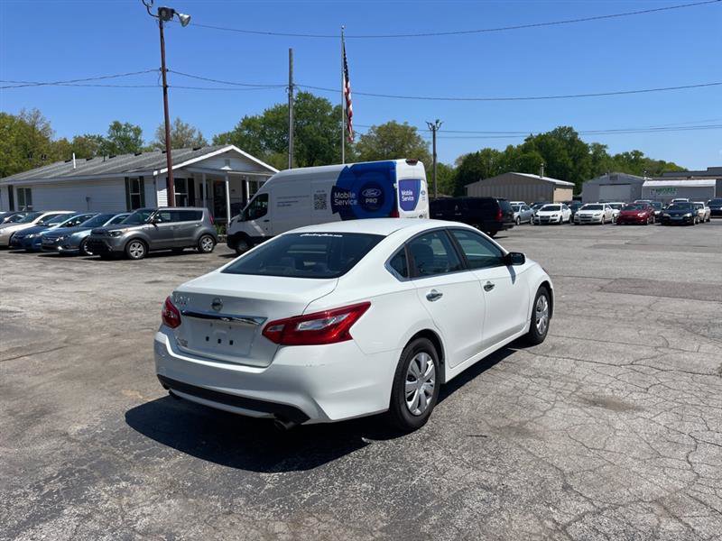 Used 2016 Nissan Altima 2.5 S w/ Power Driver Seat Package FWD image 5