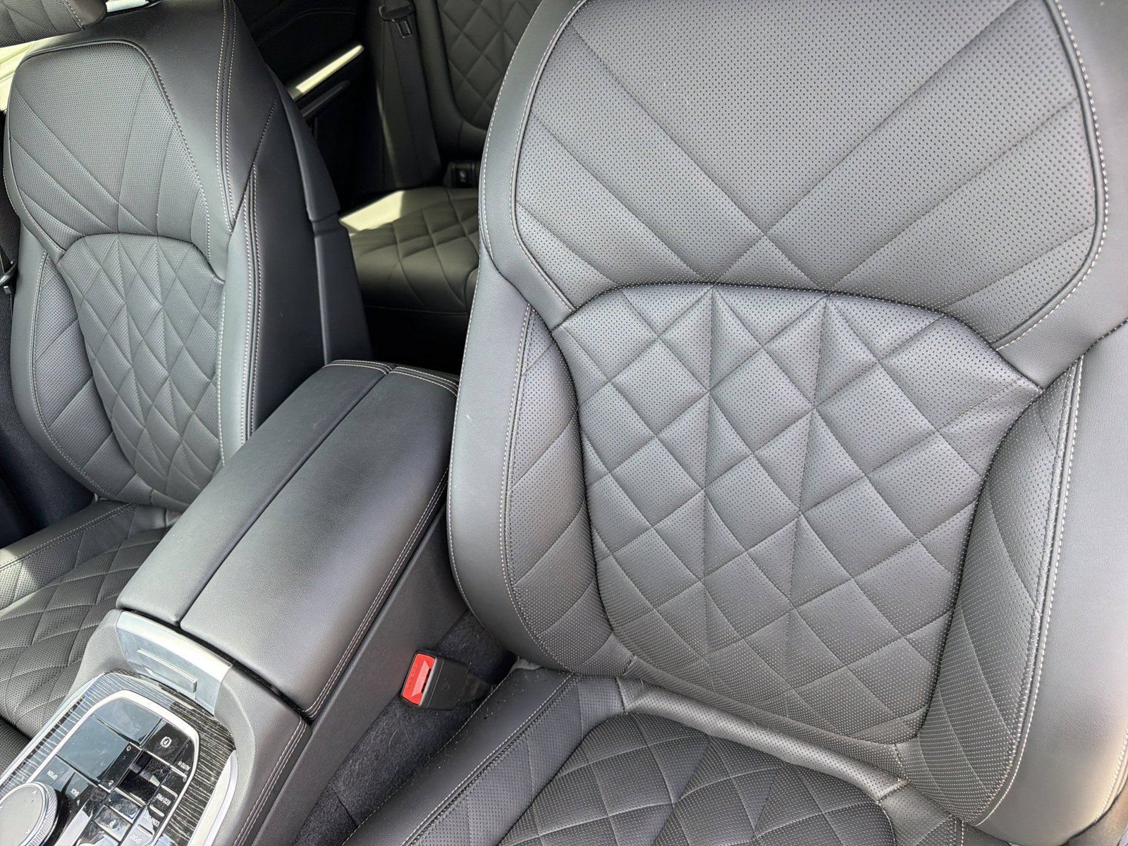 Used 2024 BMW X5 sDrive40i w/ M Sport Package RWD image 24