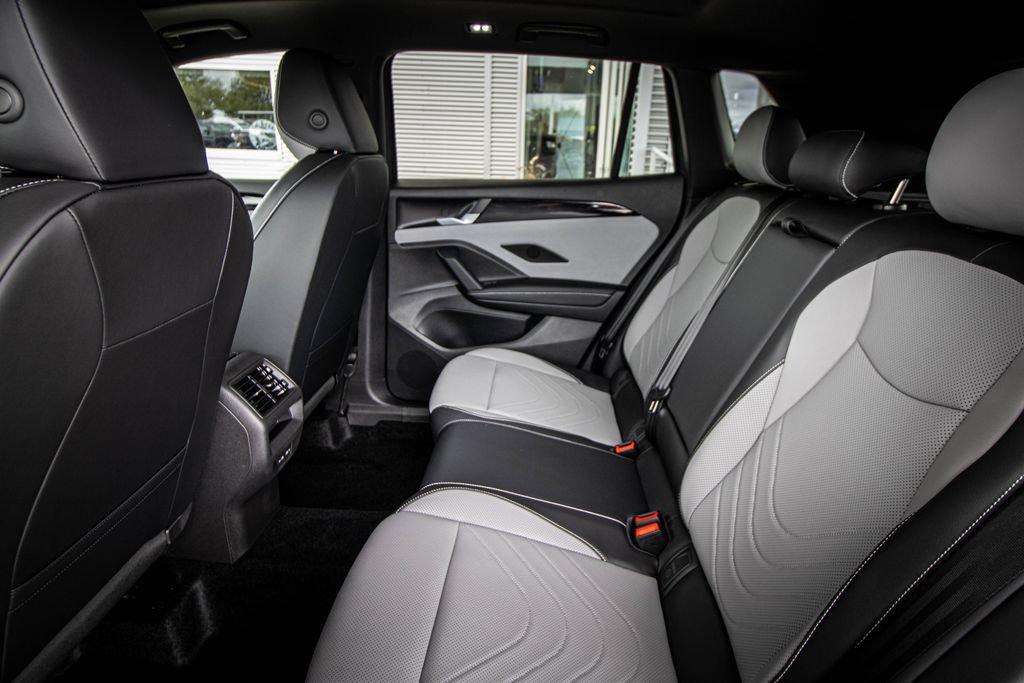 New 2026 Volkswagen Tiguan SE R-Line FWD image 28