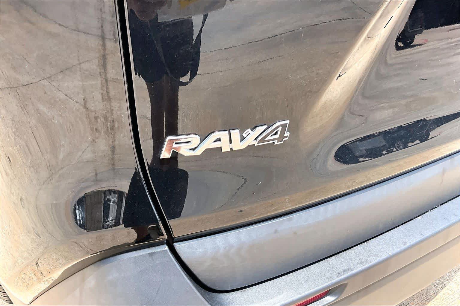 Used 2023 Toyota RAV4 XLE FWD image 30