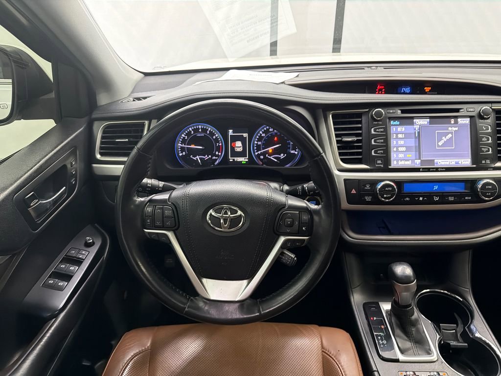 Used 2019 Toyota Highlander Limited FWD image 26