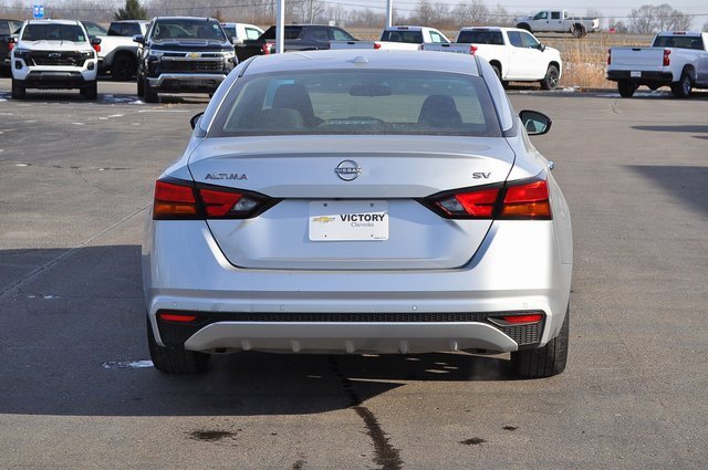 Used 2024 Nissan Altima 2.5 SV image 4