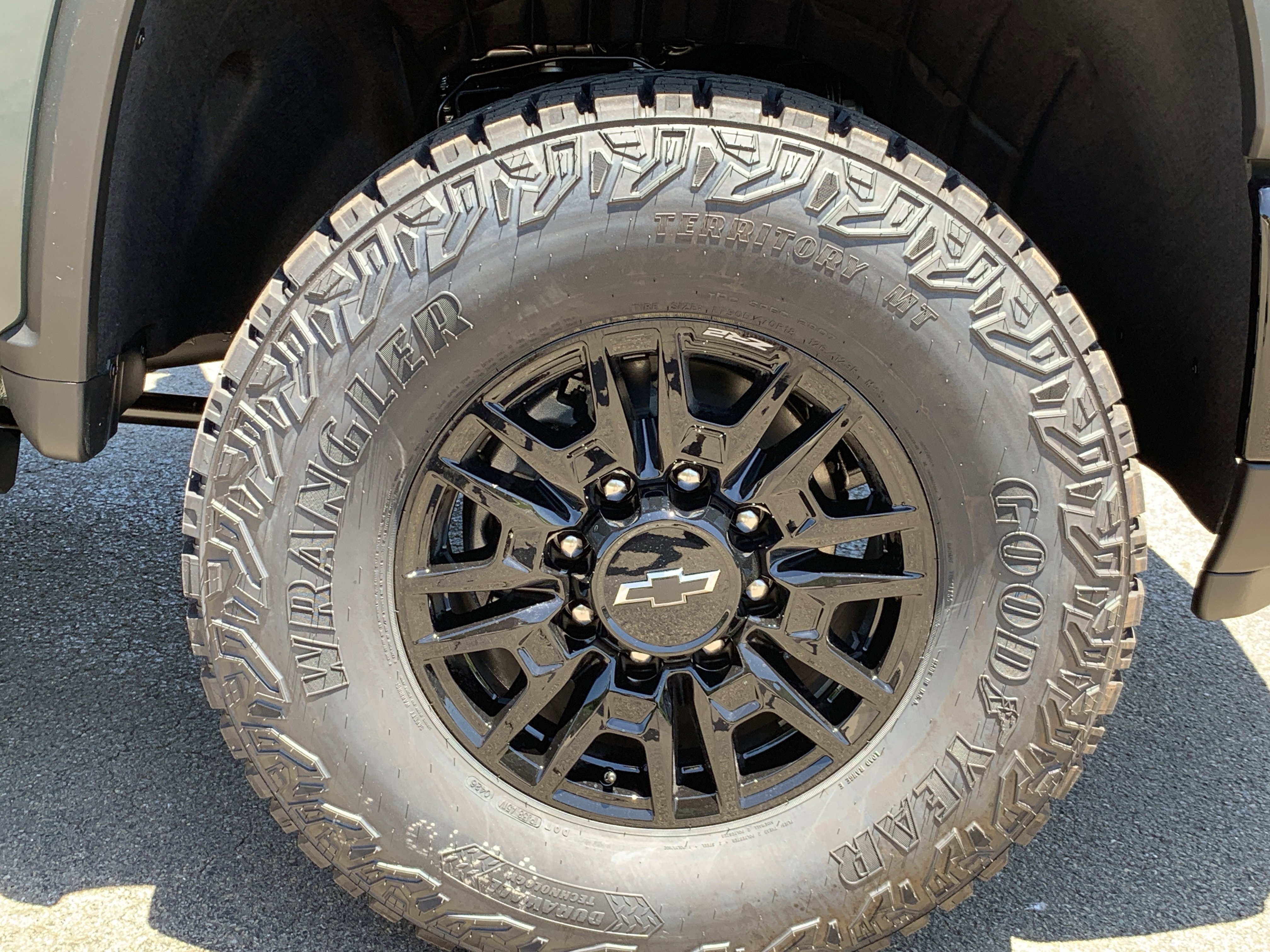 New 2026 Chevrolet Silverado 2500 ZR2 AWD/4WD image 38
