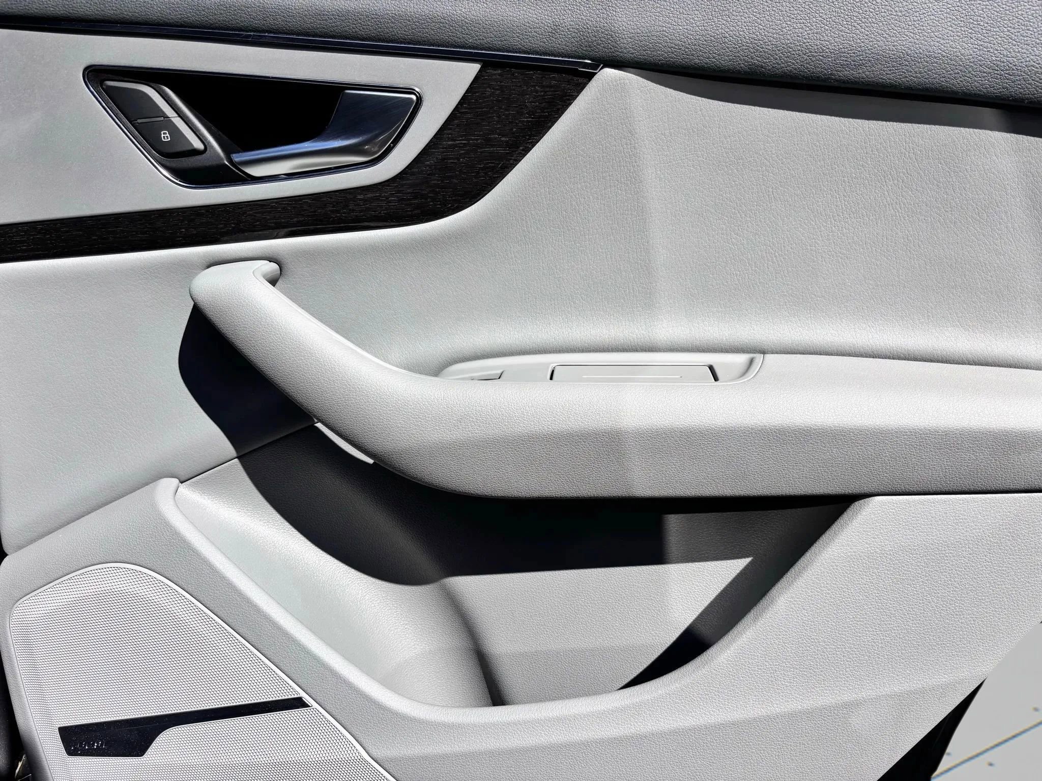 Used 2018 Audi Q7 2.0T Premium Plus w/ Premium Plus Package AWD/4WD image 12