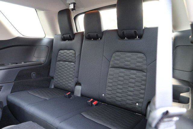 Used 2025 Nissan Pathfinder SV w/ SV Premium Package AWD/4WD image 28