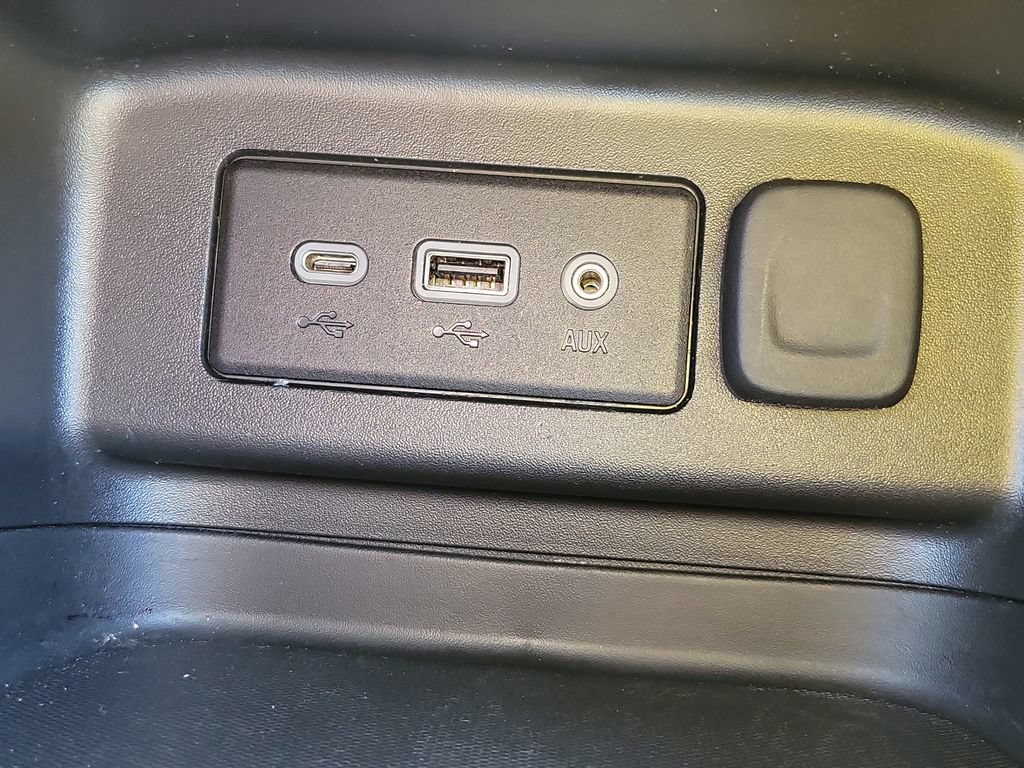 Certified 2023 Chevrolet Equinox LS w/ LS Convenience Package FWD image 23