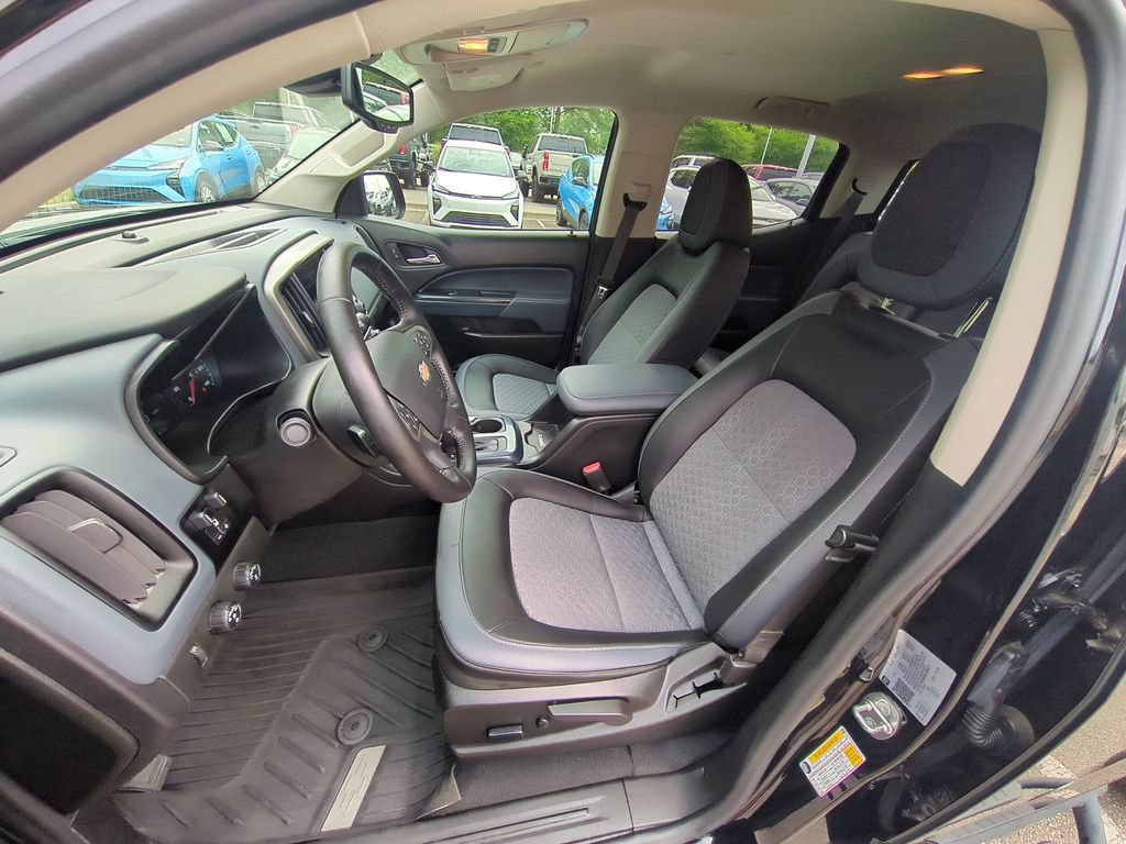 Used 2022 Chevrolet Colorado Z71 w/ Z71 Midnight Edition AWD/4WD image 16
