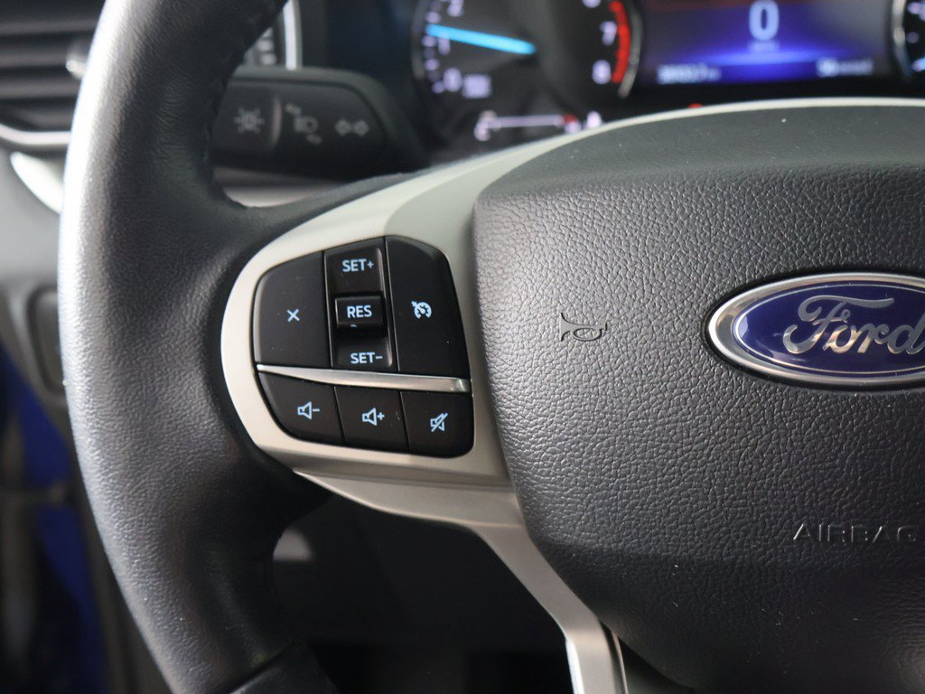 Used 2023 Ford Explorer XLT w/ Equipment Group 202A AWD/4WD image 40