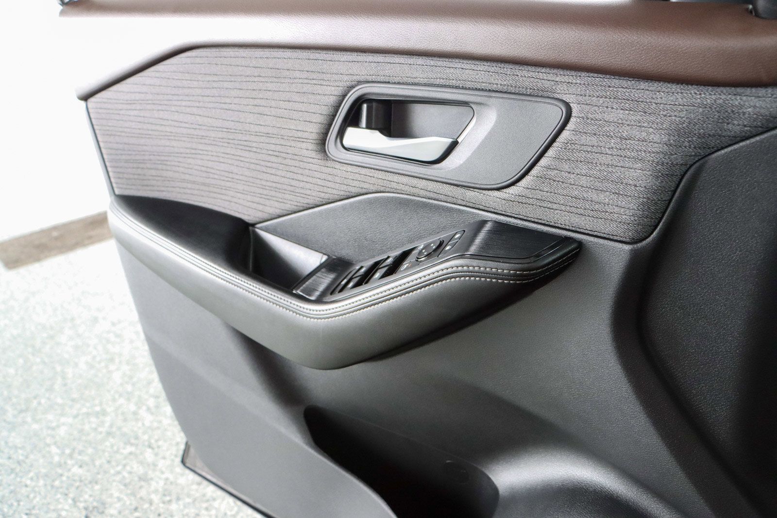 Used 2023 Nissan Rogue SV image 21