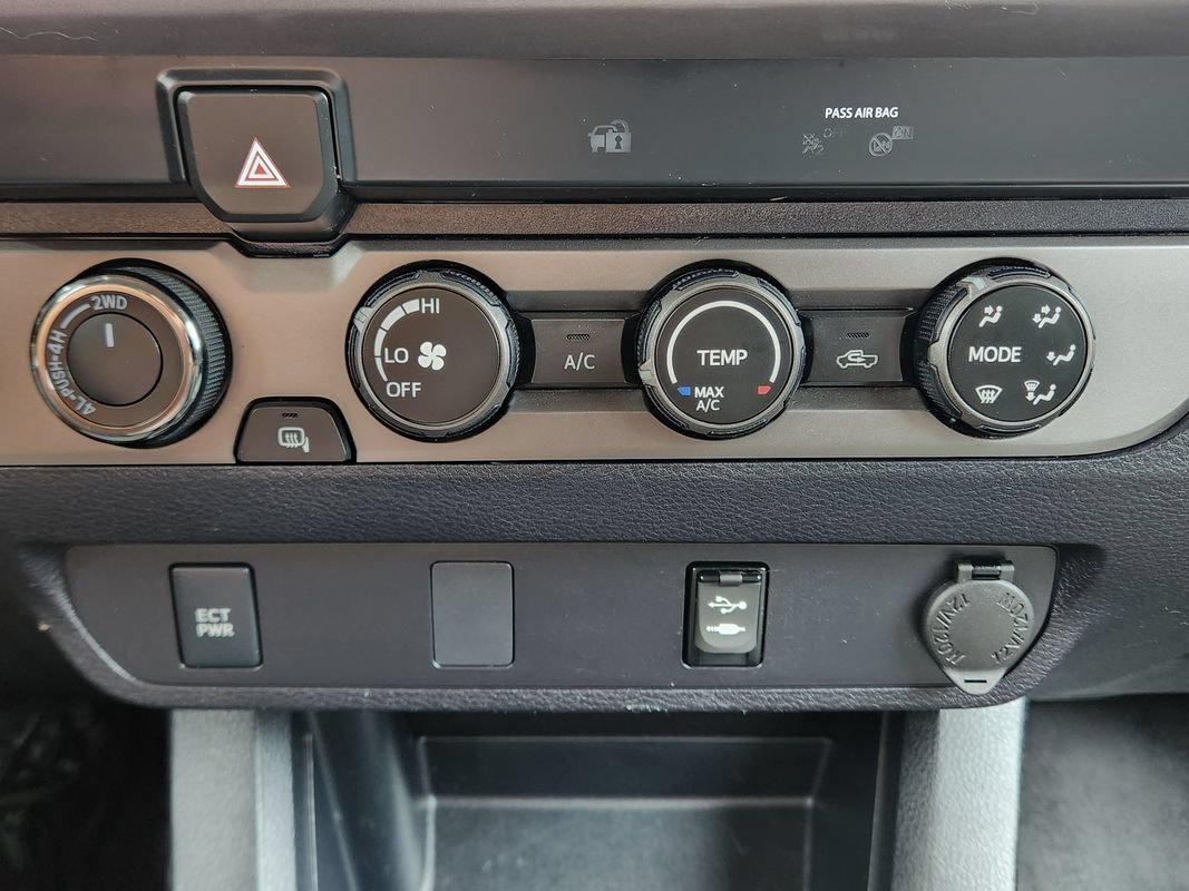 Used 2019 Toyota Tacoma SR5 AWD/4WD image 22