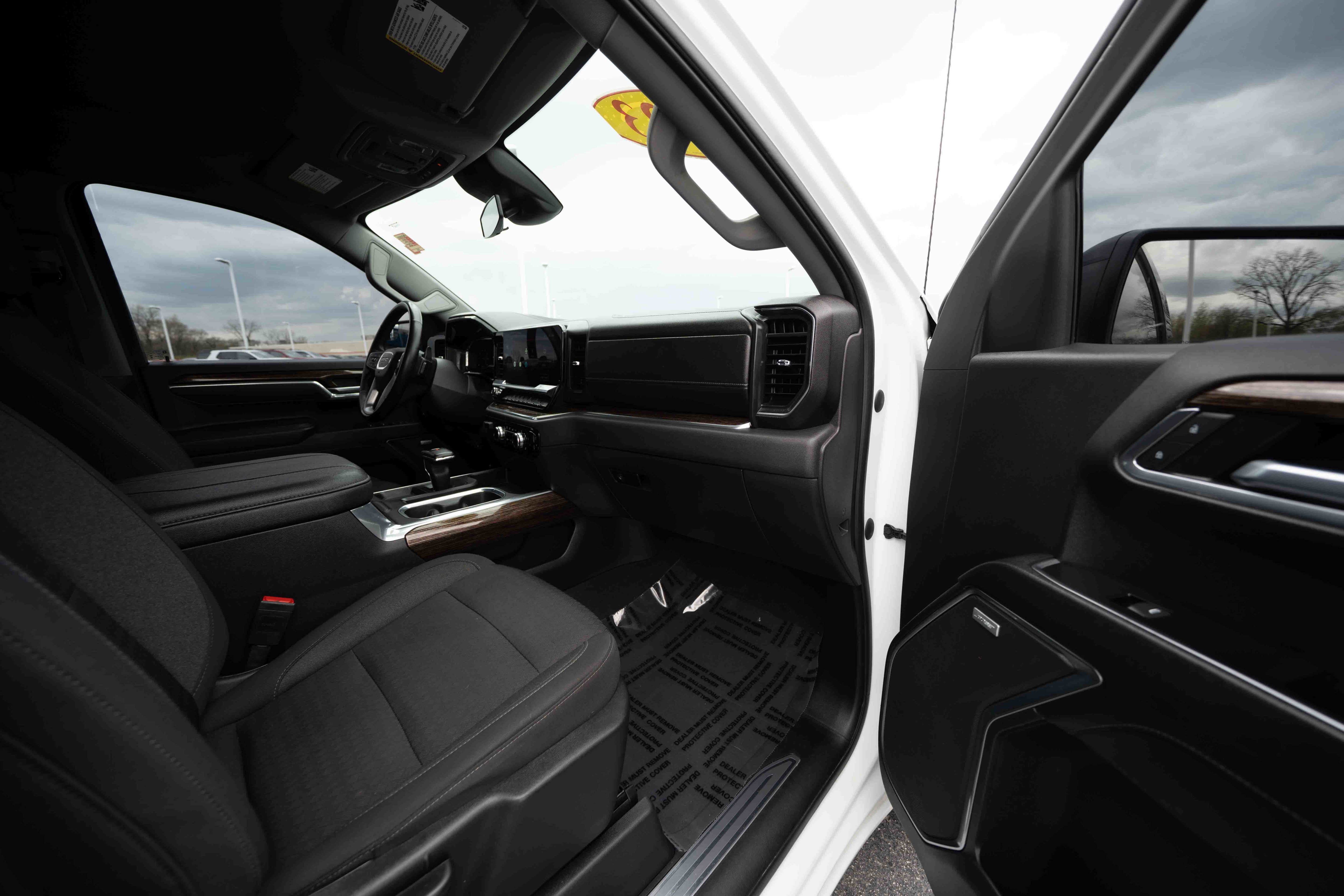 Used 2023 GMC Sierra 1500 Elevation w/ Preferred Package AWD/4WD image 24