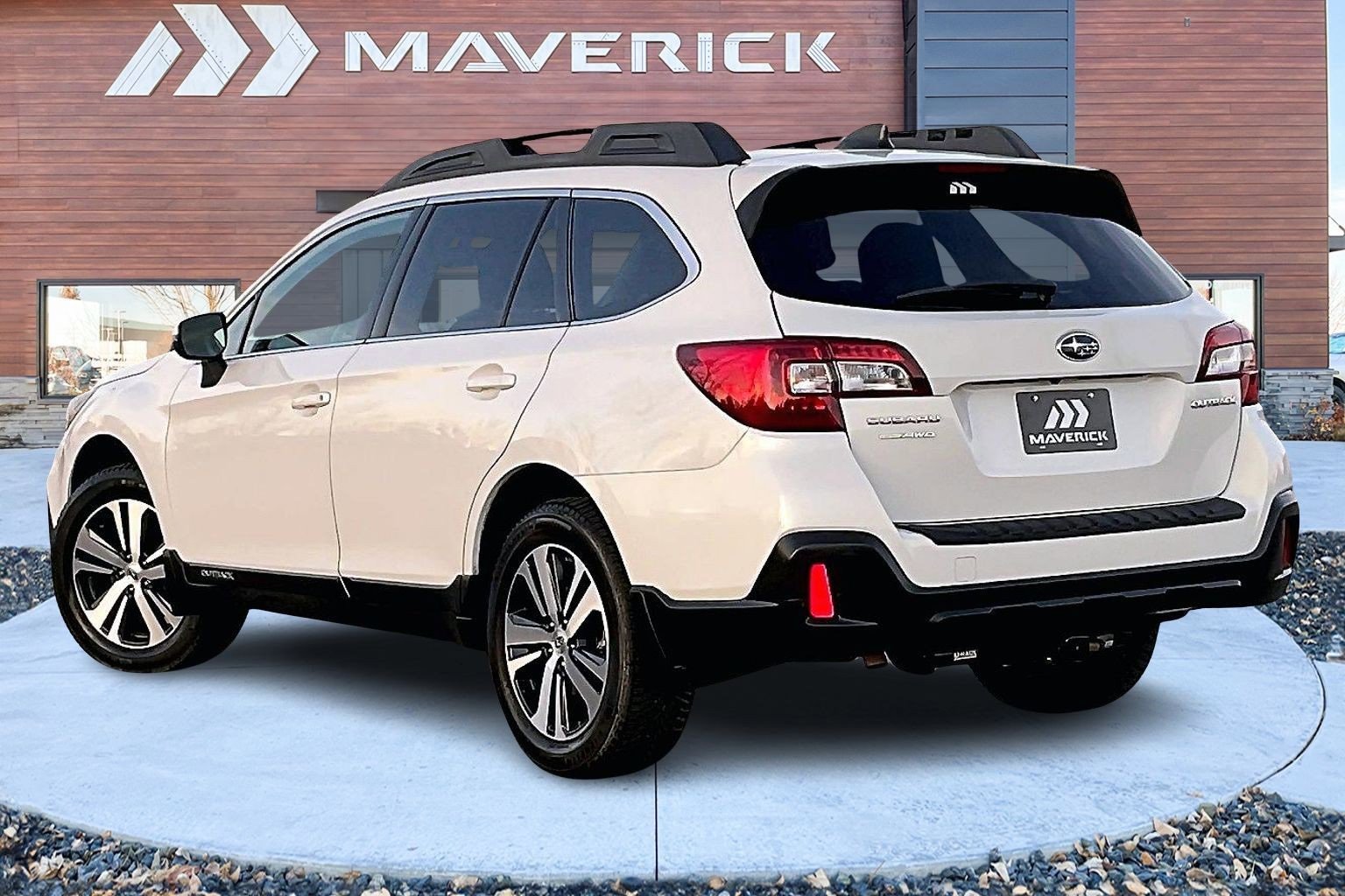 Used 2019 Subaru Outback 2.5i Limited w/ Popular Package #2 image 4