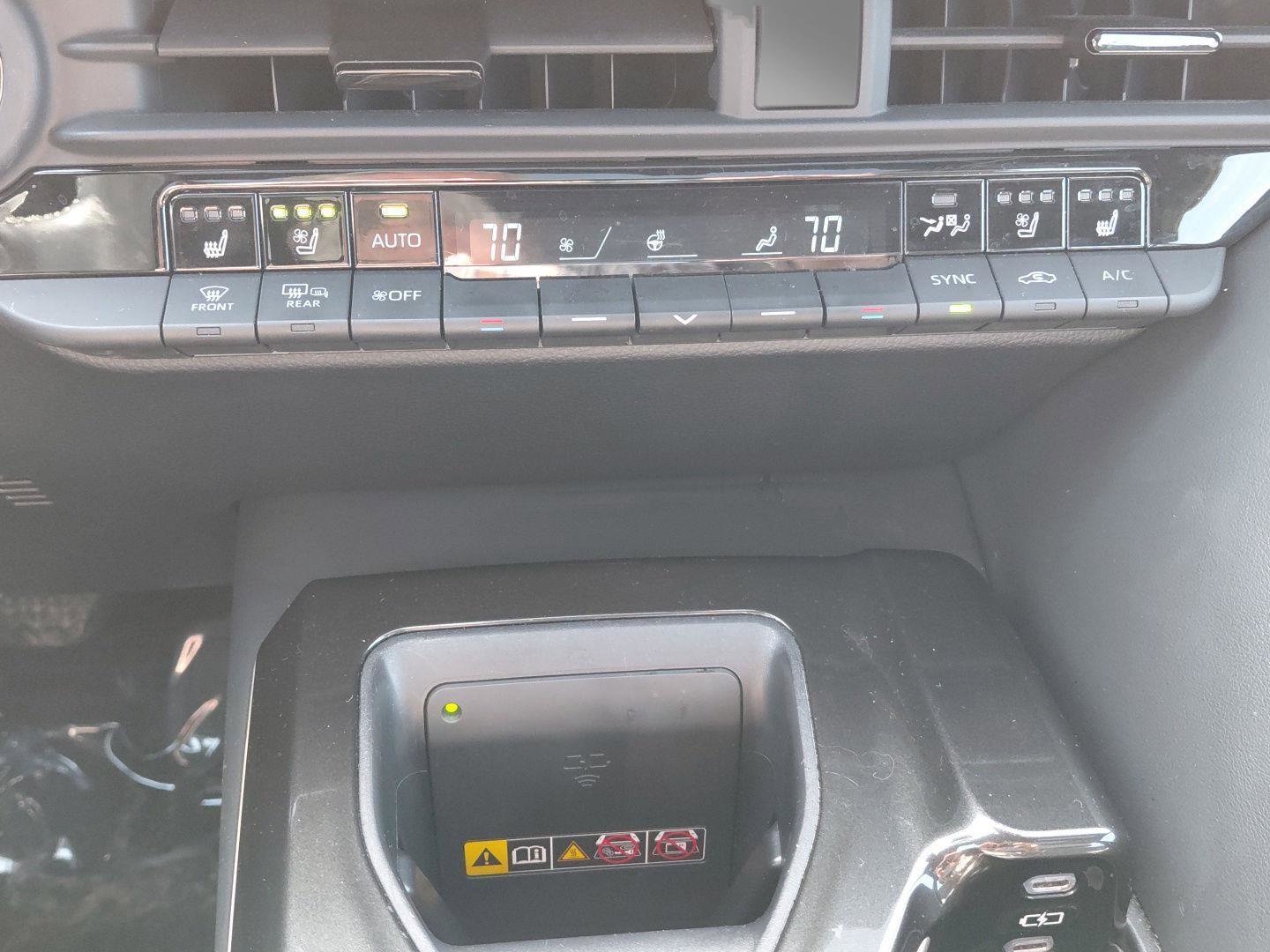 Used 2024 Toyota Crown Limited image 31