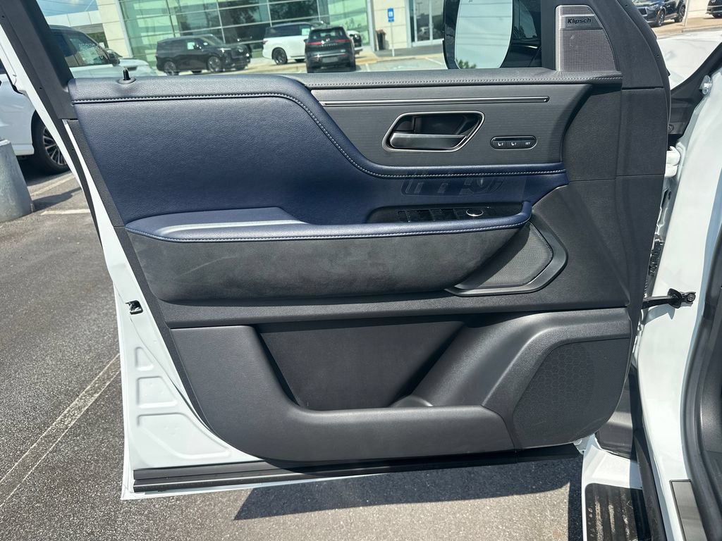 Certified 2026 INFINITI QX80 4WD w/ Sport Exterior Package image 10
