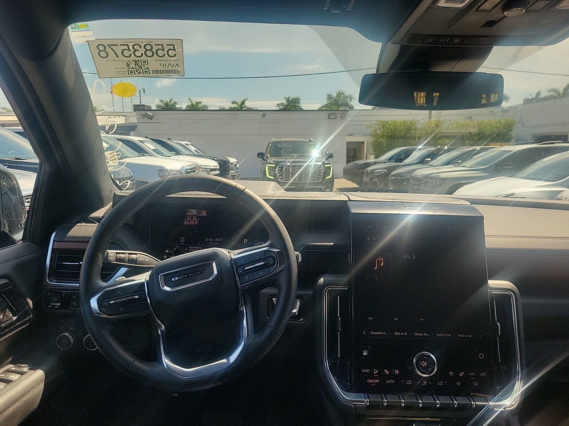 Used 2025 GMC Yukon XL Denali image 25