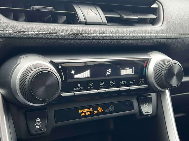 Used 2019 Toyota RAV4 LE w/ All Weather Liner Package image 33