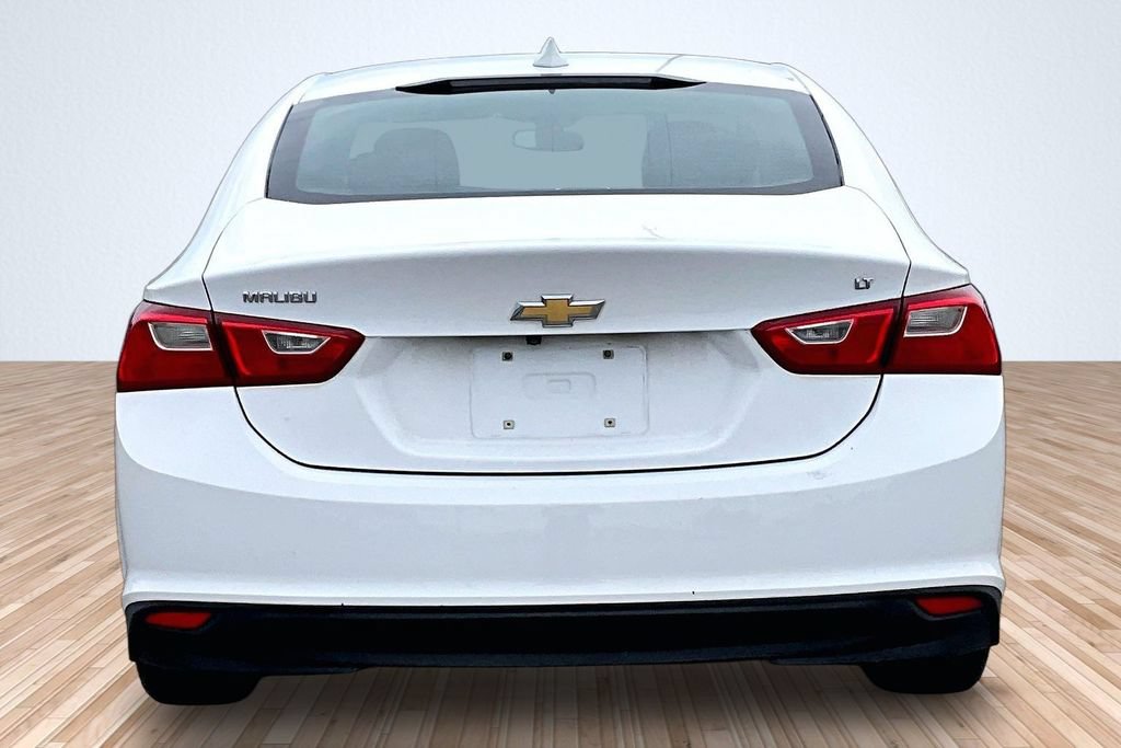 Used 2017 Chevrolet Malibu LT FWD image 4