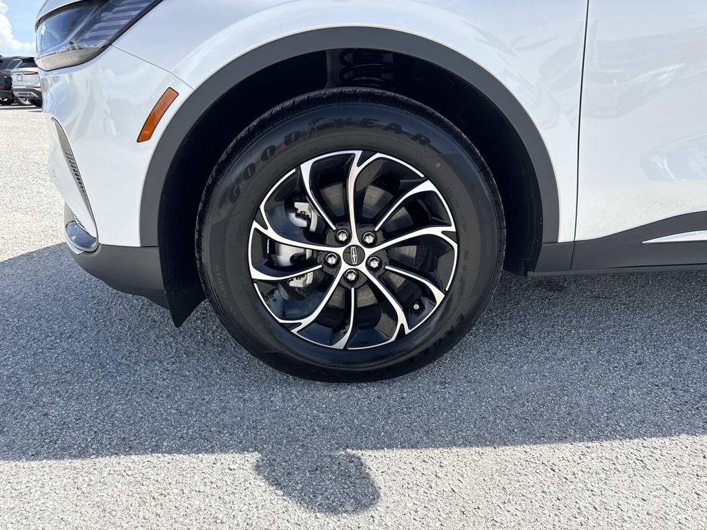 New 2026 Lincoln Nautilus Premier image 10