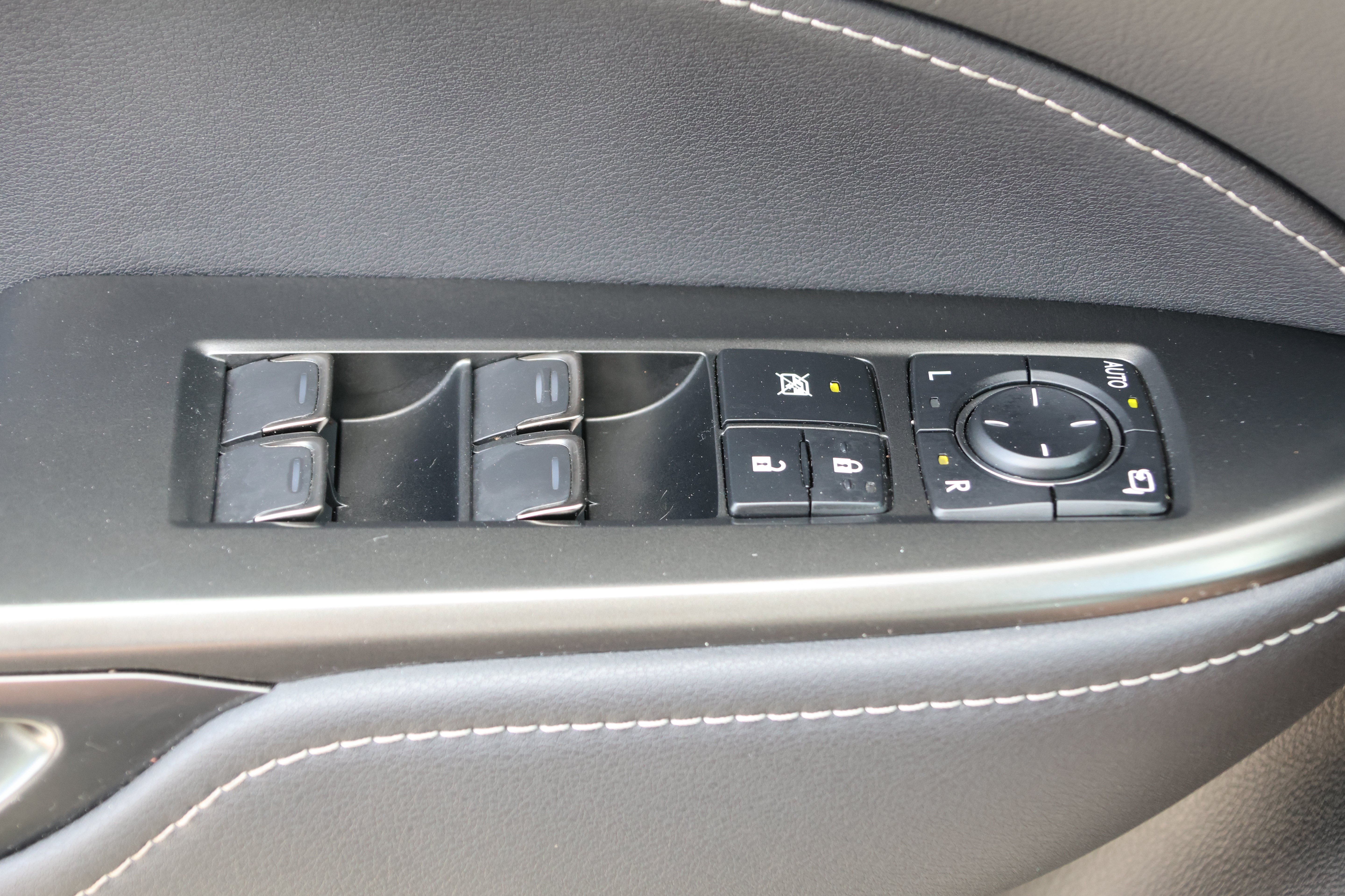 Certified 2023 Lexus NX 250 FWD w/ Towing Package (2000 Lbs) image 14