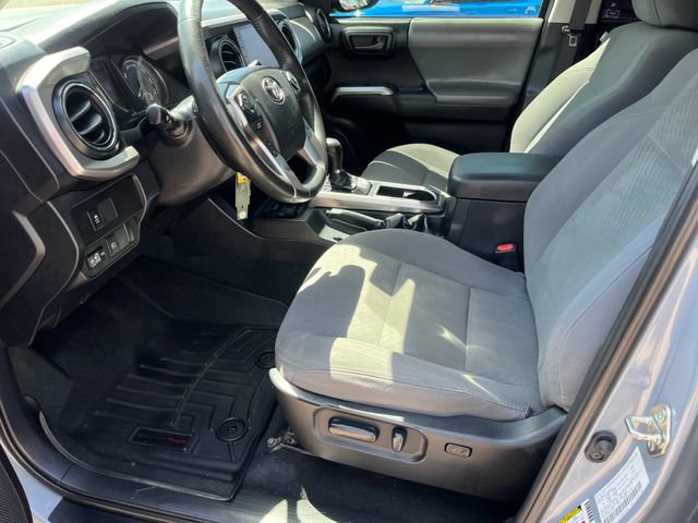 Used 2021 Toyota Tacoma SR5 RWD image 3