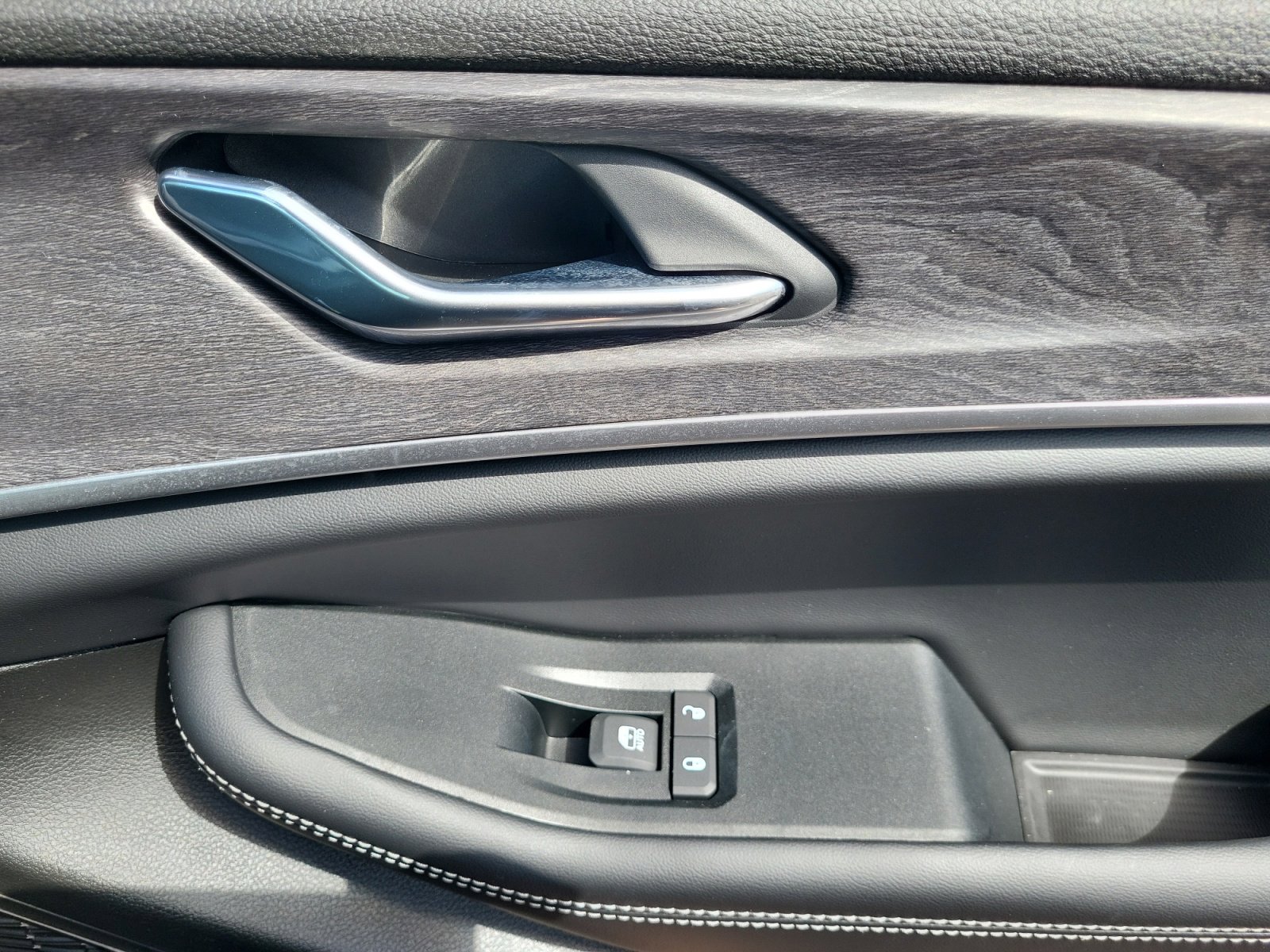 New 2025 Jeep Grand Cherokee L Limited image 16