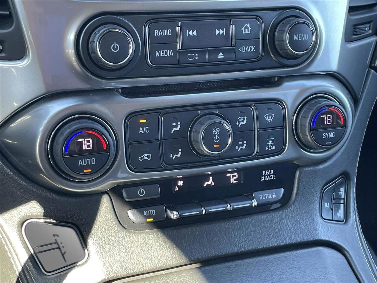 Used 2017 Chevrolet Tahoe Premier AWD/4WD image 28