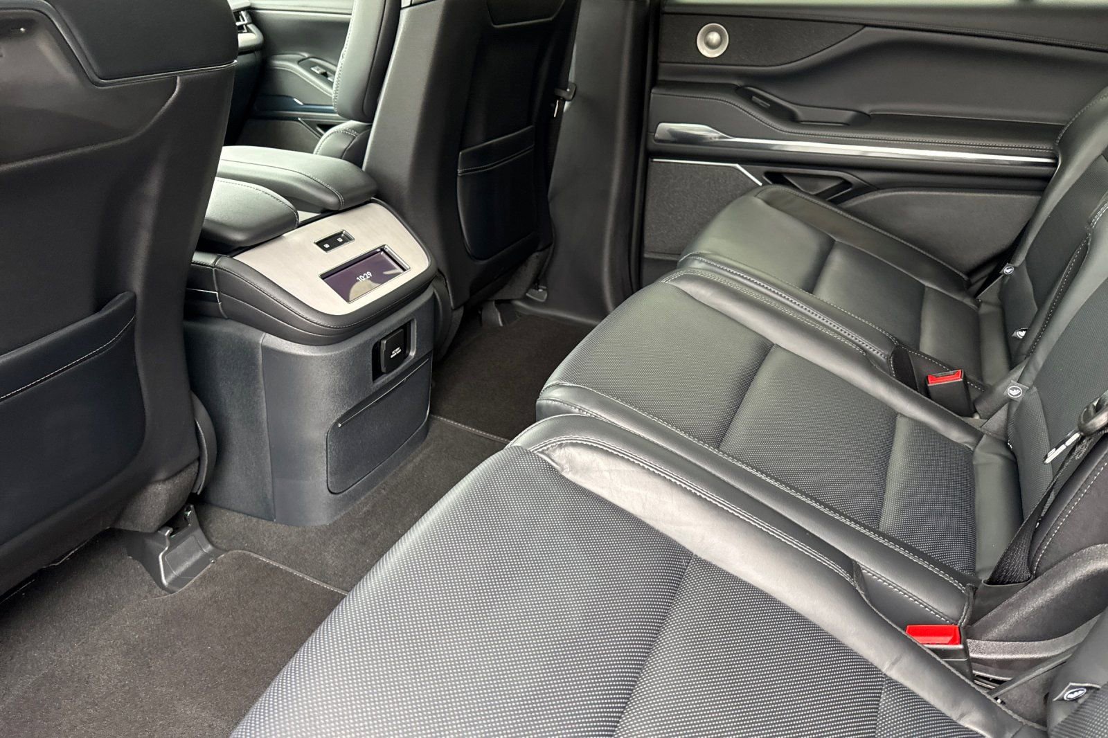 New 2025 Lincoln Navigator Reserve image 10