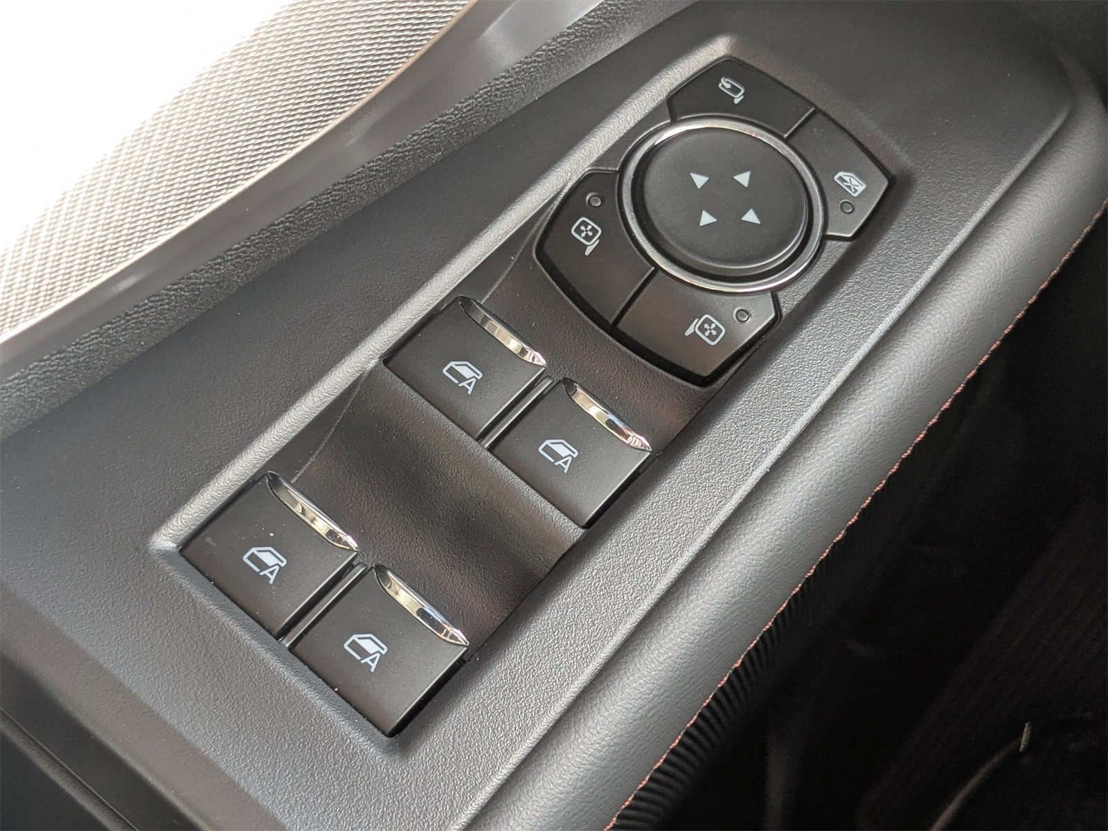 New 2025 Ford Expedition Active image 27