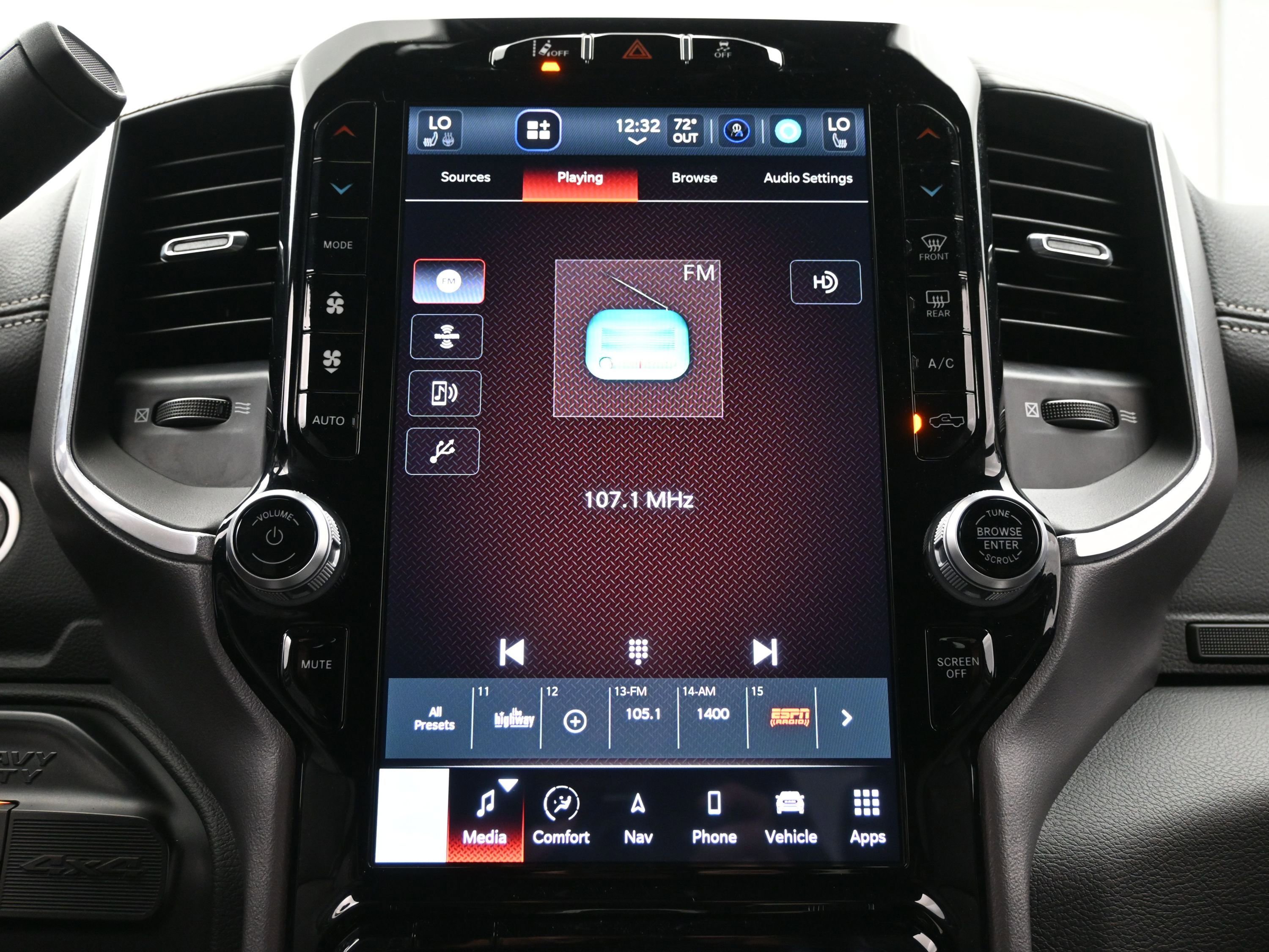 Used 2023 RAM 2500 Laramie AWD/4WD image 32