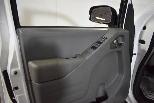 Used 2019 Nissan Frontier SV AWD/4WD image 7