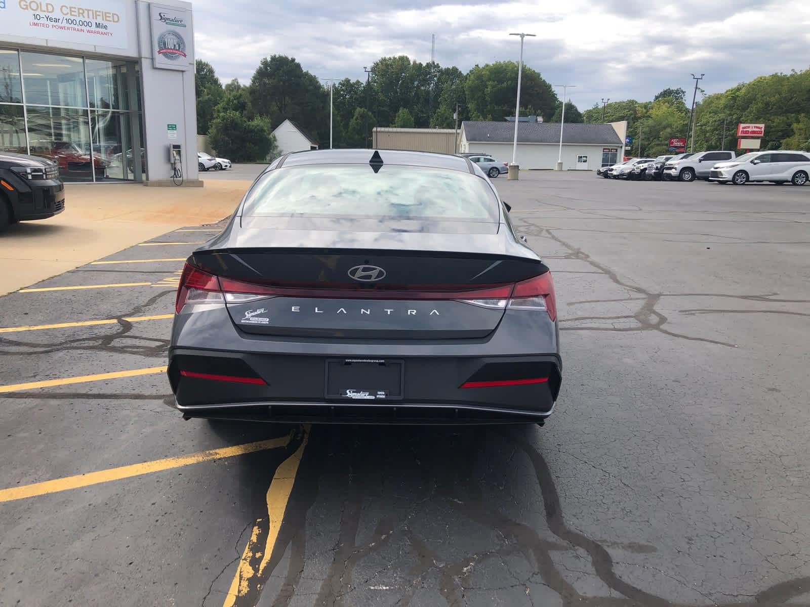 New 2026 Hyundai Elantra SEL Sport FWD image 5