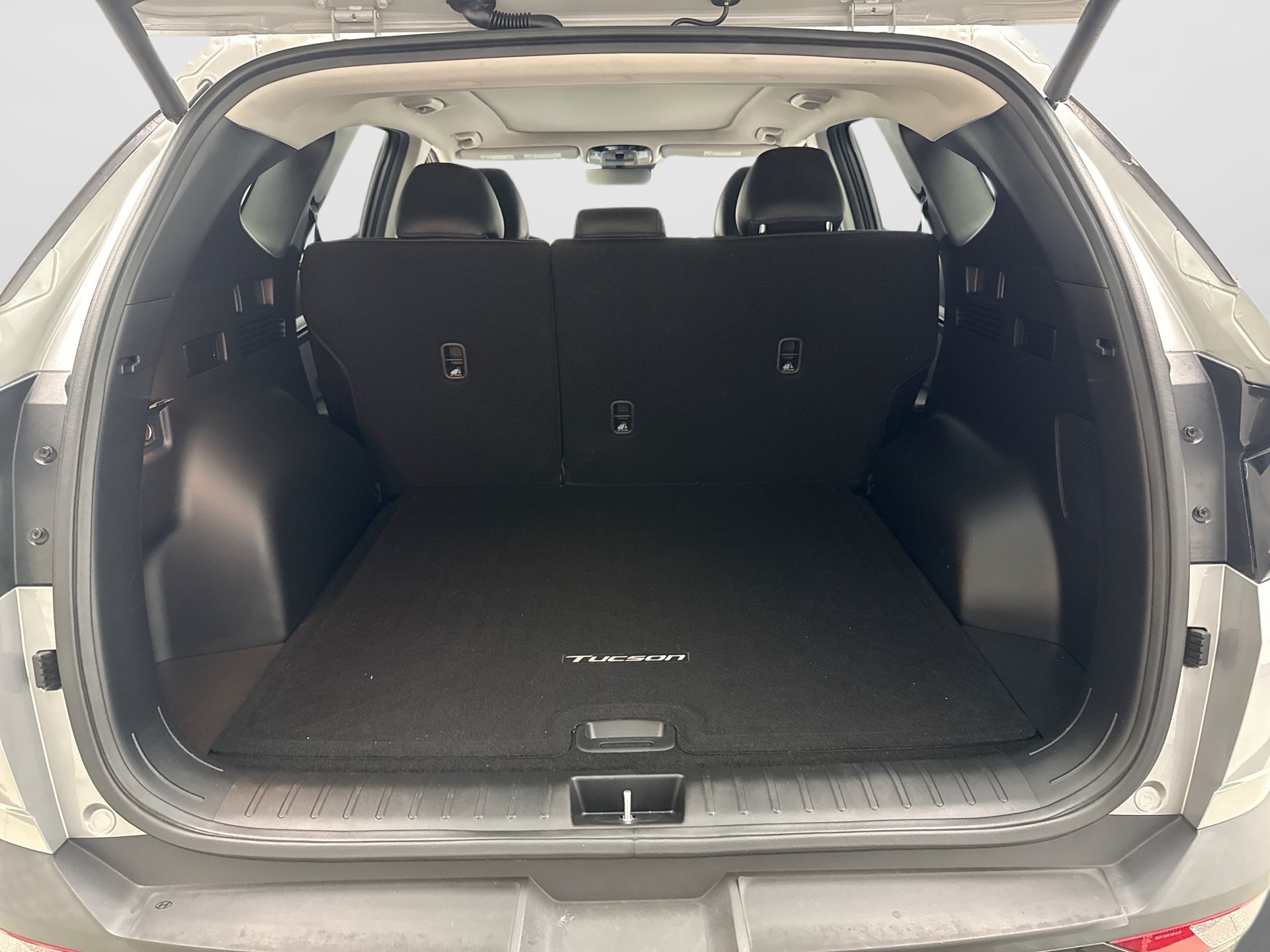 Used 2023 Hyundai Tucson Limited AWD/4WD image 19