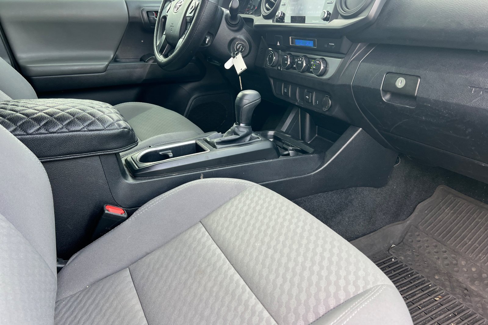 Used 2022 Toyota Tacoma SR image 18