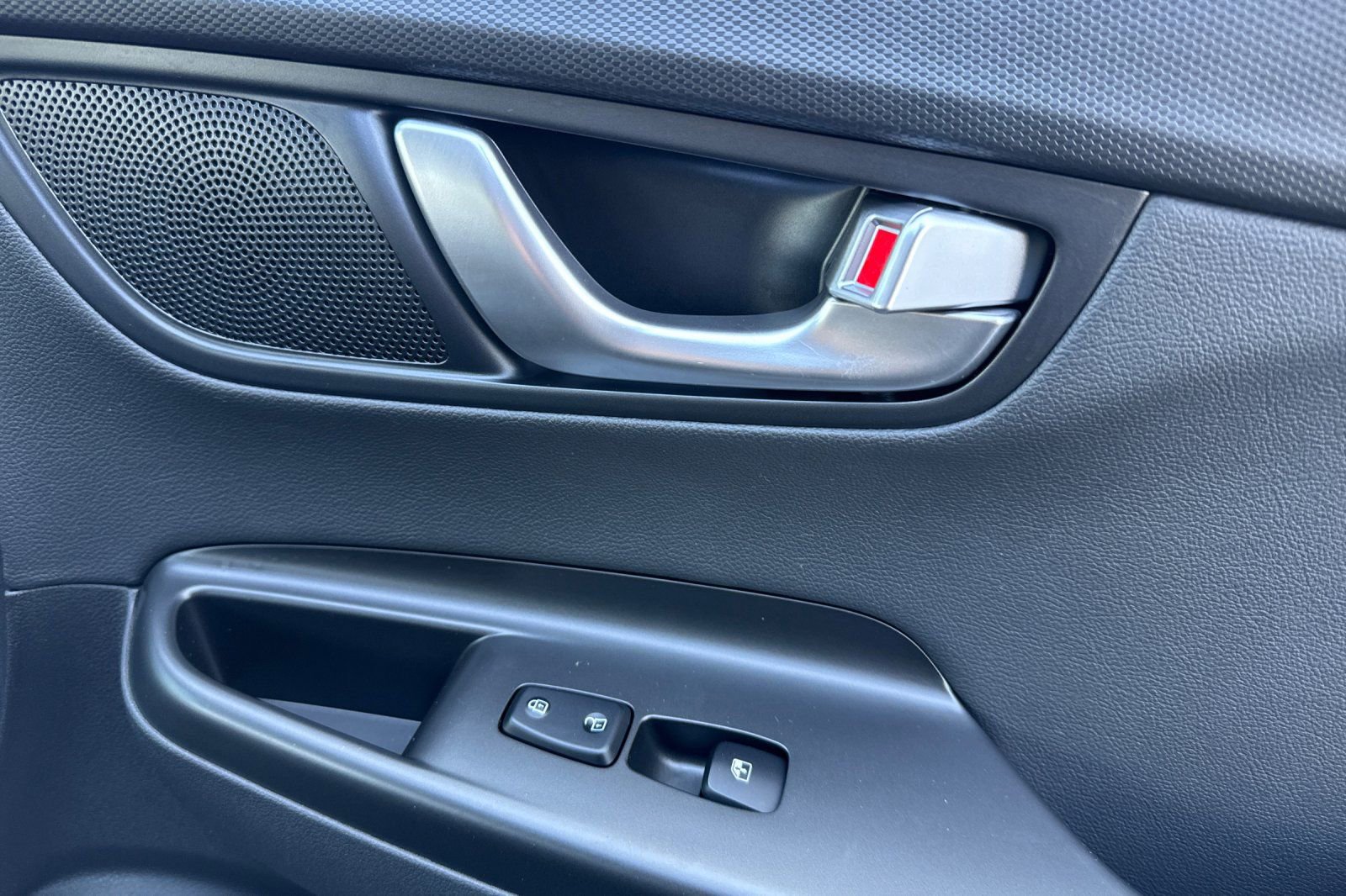 Used 2022 Hyundai Kona Limited image 19