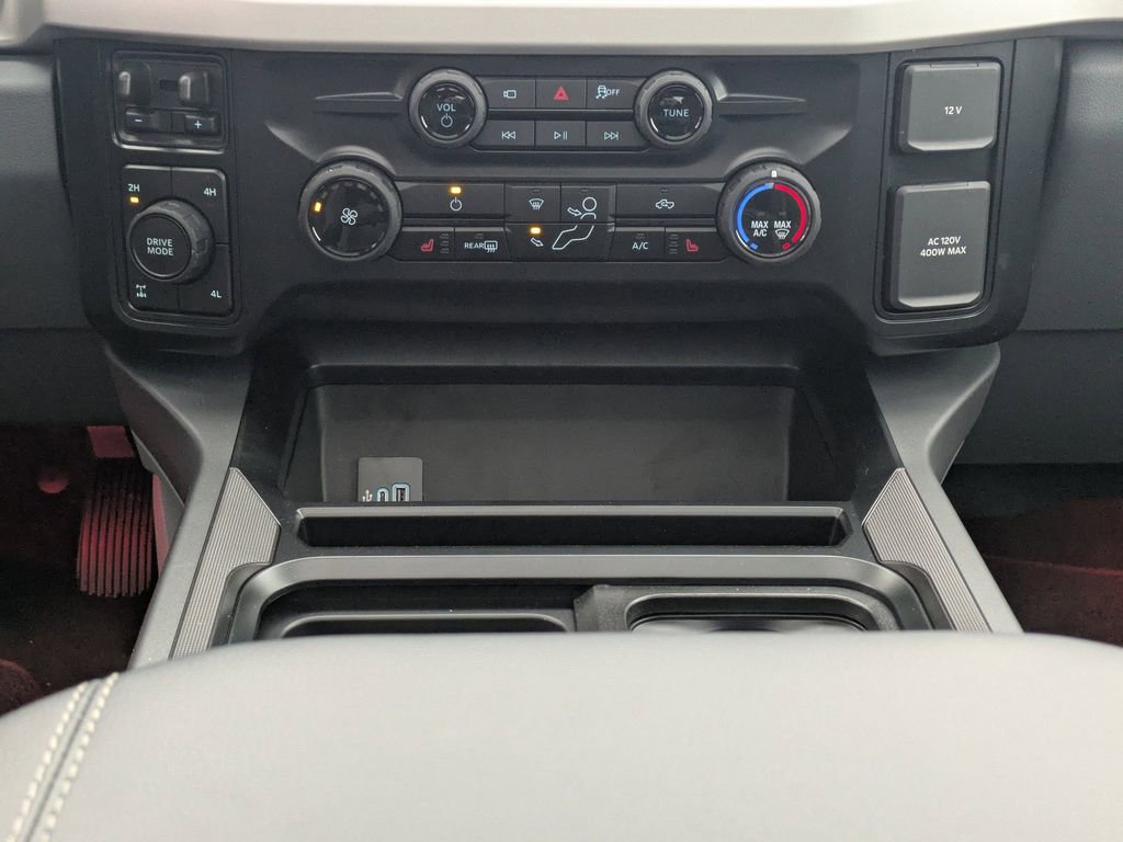 New 2026 Ford F250 XLT w/ XLT Premium Package image 18